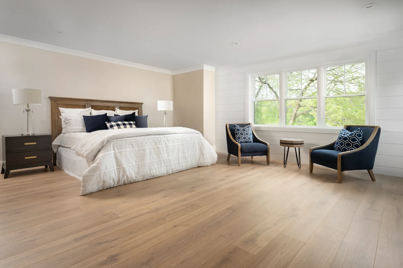 Stacey Residence with Smoke Character 8 inch European oak
